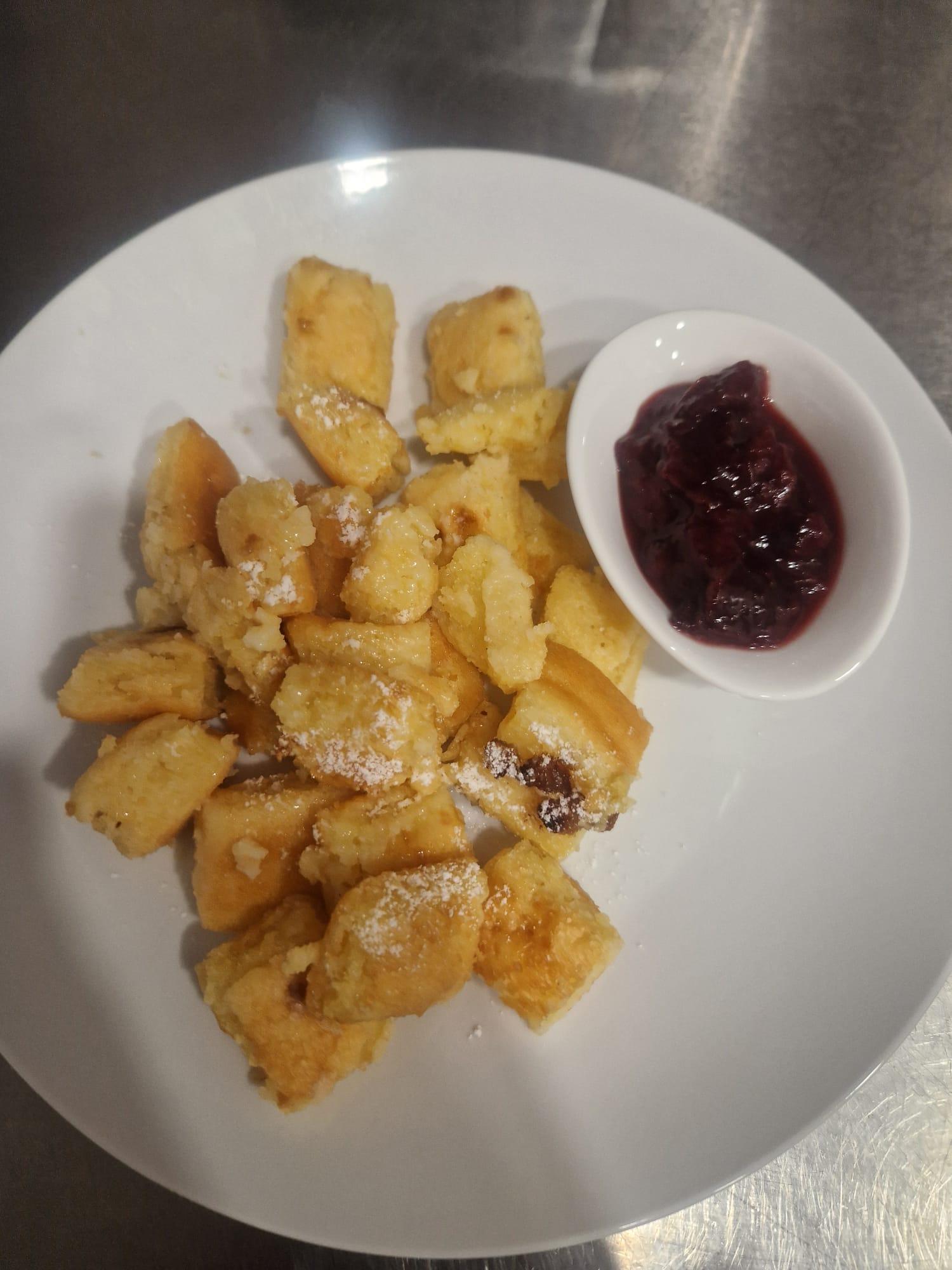 Kaiserschmarren mit Zwetschkenröster